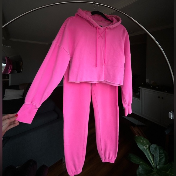 UGG Keira Cropped Hoodie XS and matching sweat pants S - Picture 4 of 8